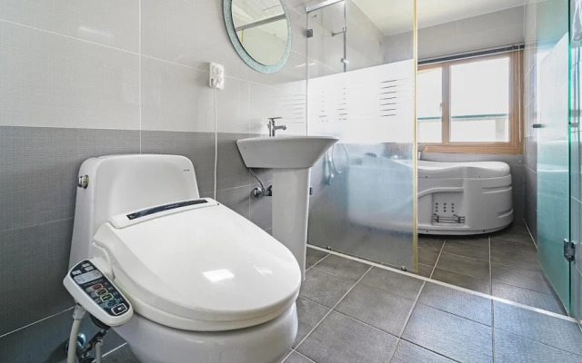 Jeju the Oceanhill Pension