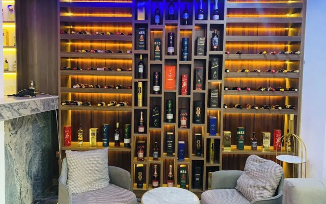 Lintoc Hotel & Suites Ltd