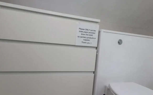 Bwthyn Gwyn Ty'n Y Pant