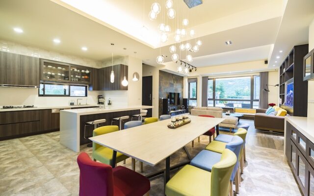 Follow the Cloud B&B