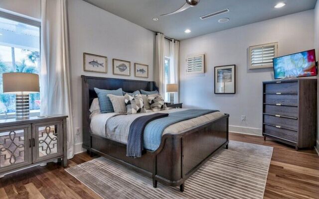 Beaches Be Sippin by Five Star Properties