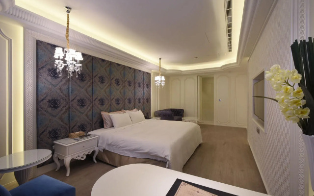 Uher Luxury Resort & Hotel