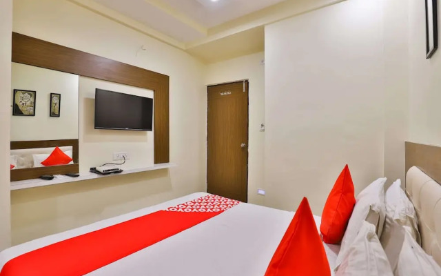 OYO 11985 Hotel Khushboo