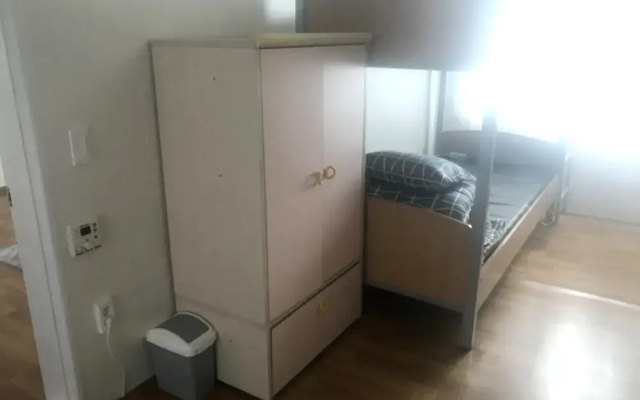 Gwangju Songjeong Station Guesthouse - Hostel