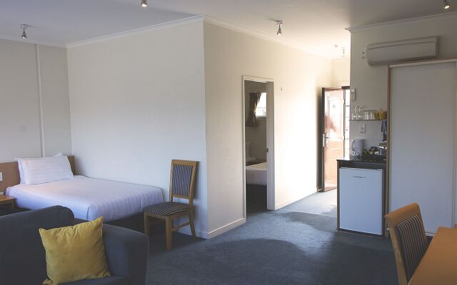 Saxton Lodge