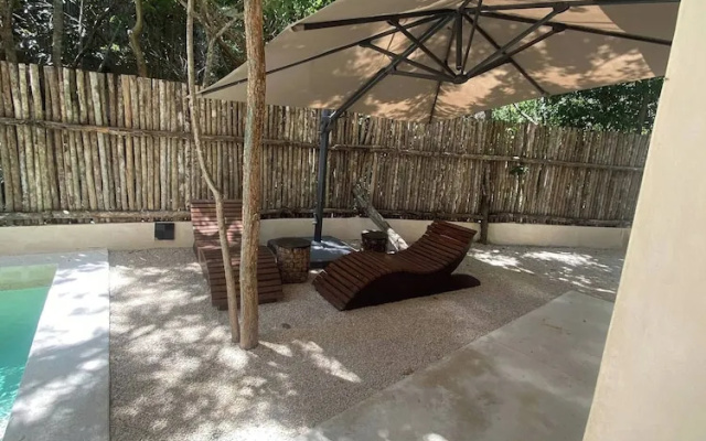 Great 3 Bedroom Apartment and Private Pool!