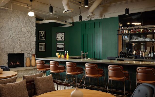 Sheraton Grand Rapids Airport Hotel