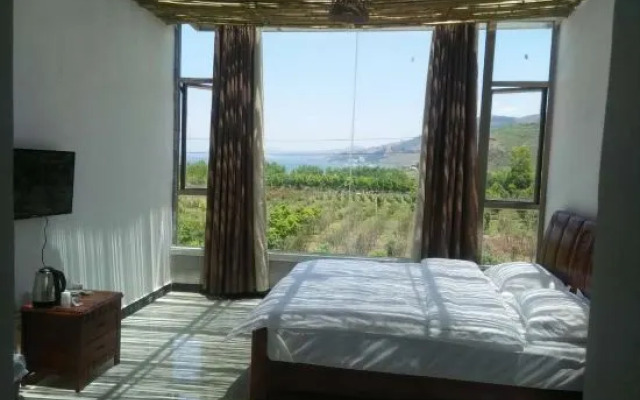 Fuxian Lake Huyue Inn (Haikou Town)