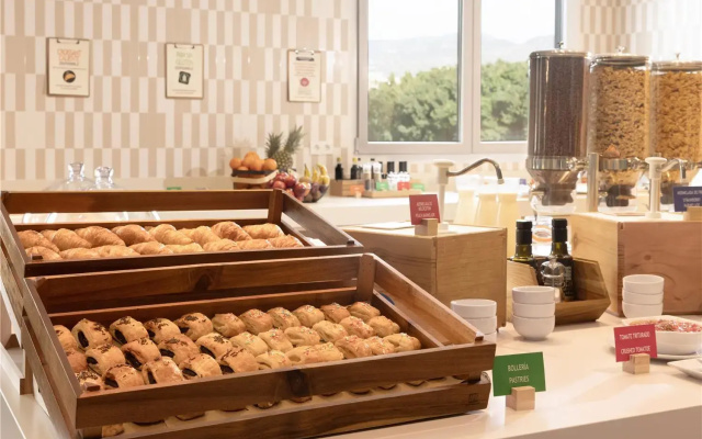 Hampton By Hilton Malaga Martiricos