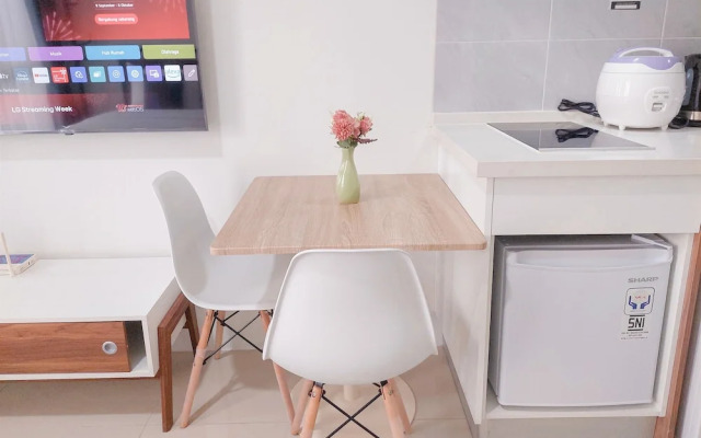 Modern and Cozy Studio at Apartment Tamansari Bintaro Mansion