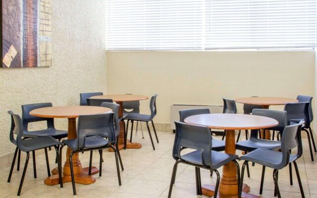 Econo Lodge Broken Arrow - Tulsa