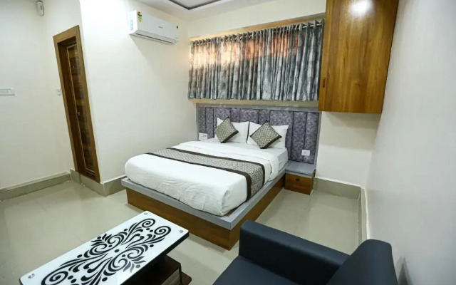OYO 90380 Hotel Golden City