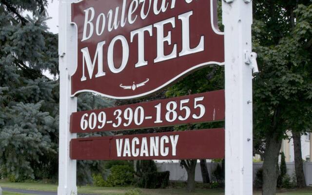 Boulevard Motel