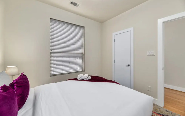 CozySuites Oak Lawn with great rooftop