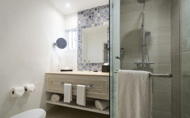 Mar del Cabo By Velas Resorts