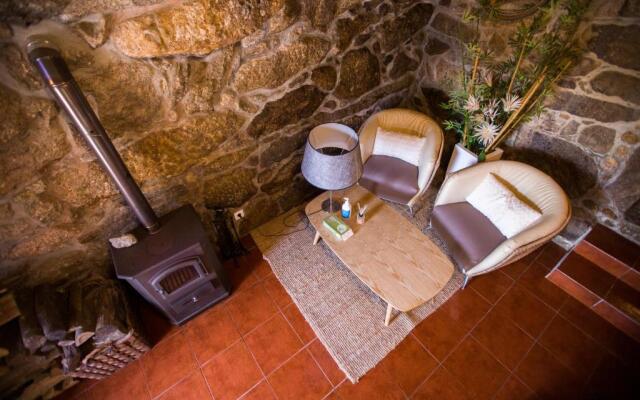 Pedra Bela - Cozy House w/ Private Jacuzzi @ Geres