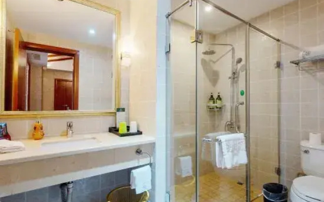 Four Seasons Guanghua Hotel