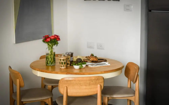 Stylish 2BD Bauhaus Apt w Balcony