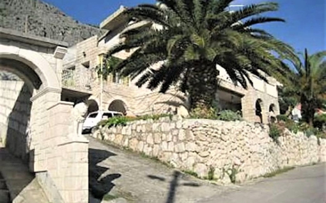 Apartment Sima - comfortable family apartments A2 Ivona Omis, Riviera Omis