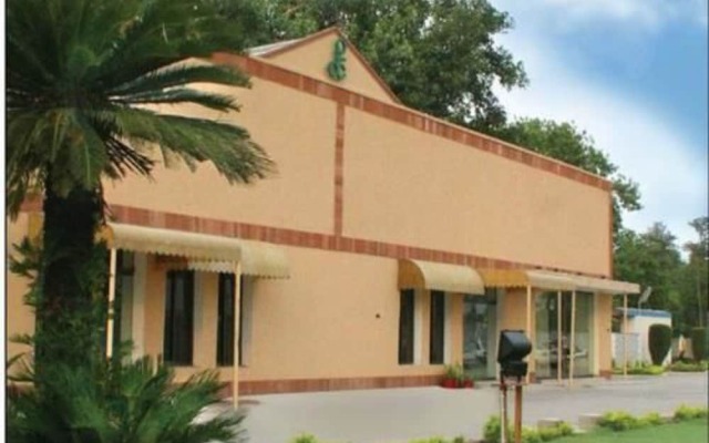 Flashman's Hotel