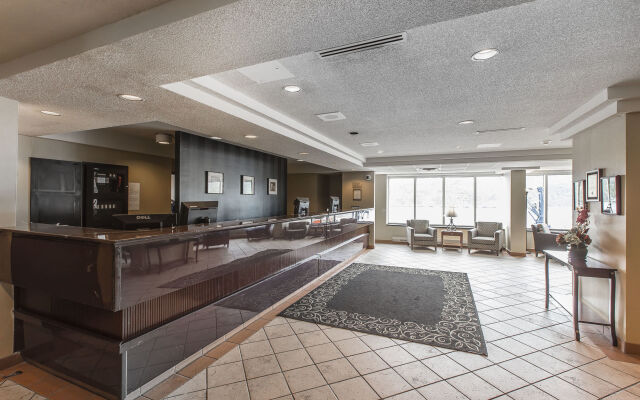 DoubleTree by Hilton St. John's Harbourview