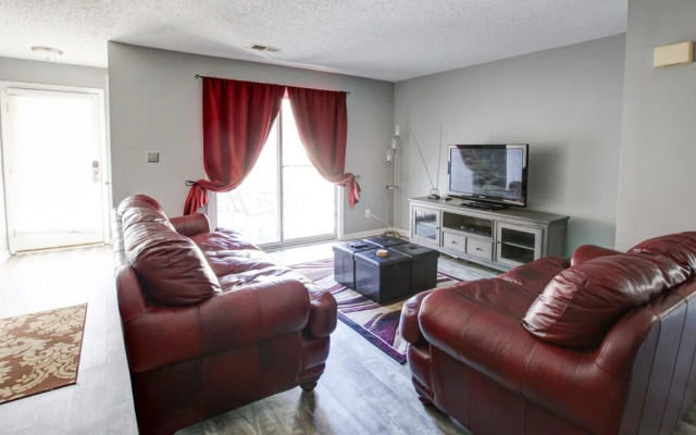 2 Bedroom, Churchill Downs Court