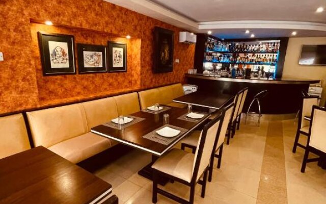 Indigo Hotel Restaurant & Bar