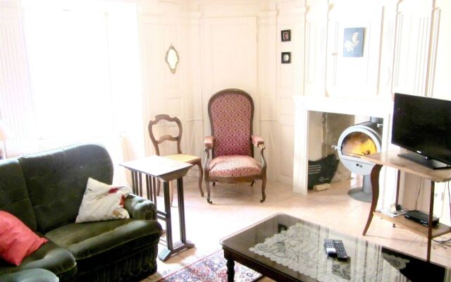 House With 4 Bedrooms in Saint-andré-en-vivarais, With Furnished Garde