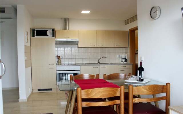 Anemomylos Lefkimmi Luxus Suites Hotel