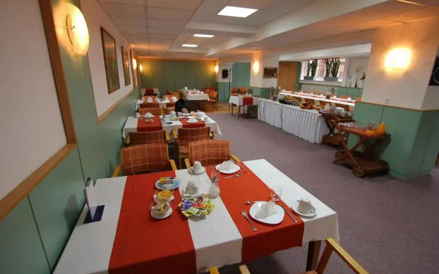 Hotel KAMU GARNI