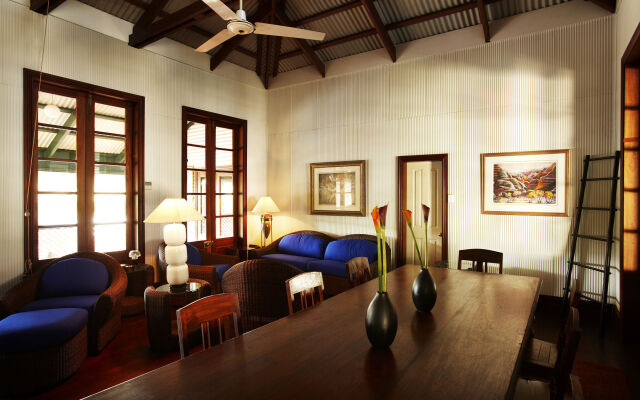 Pinctada McAlpine House