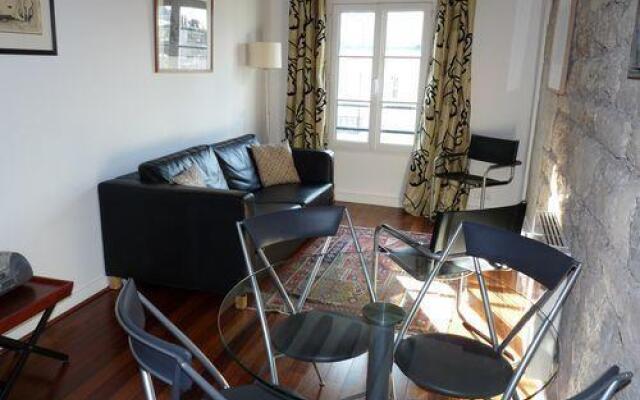 Duplex Quartier Latin