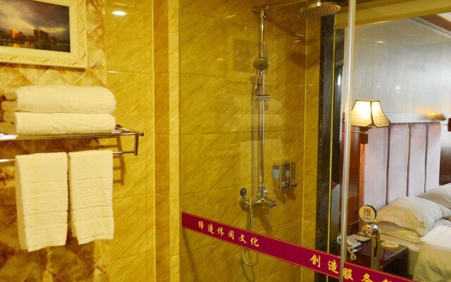 Huayi Business Hotel