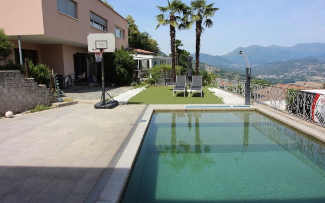 Ca' Balmelli With Shared Pool