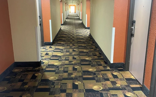 Red Lion Inn & Suites Blue Springs