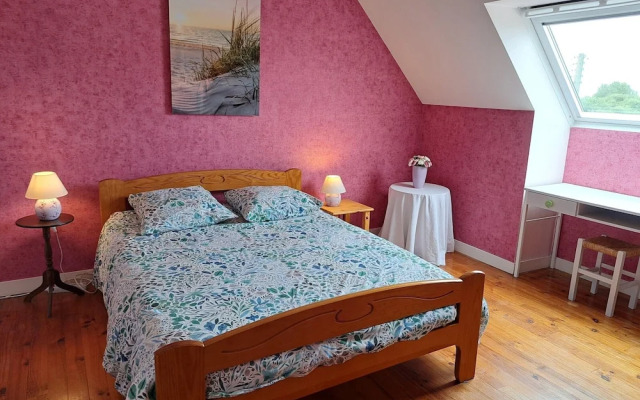 House in Treompan Near Sandy Beach