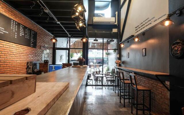 Znap's hostel and Café