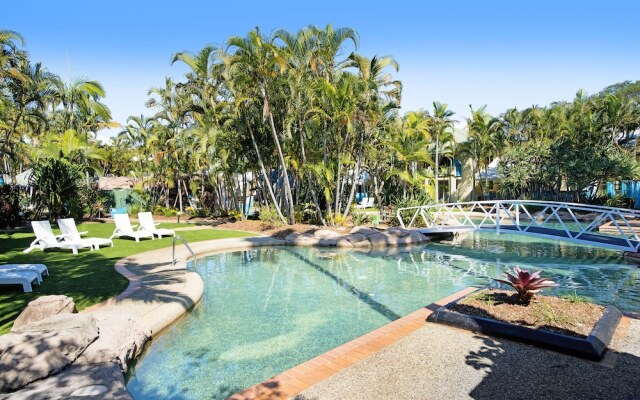 Diamond Beach 3 Bedroom Poolside Apartment - 34