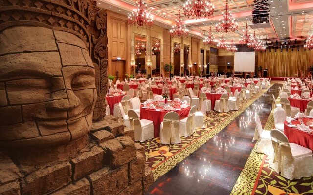 NagaWorld Hotel & Entertainment Complex