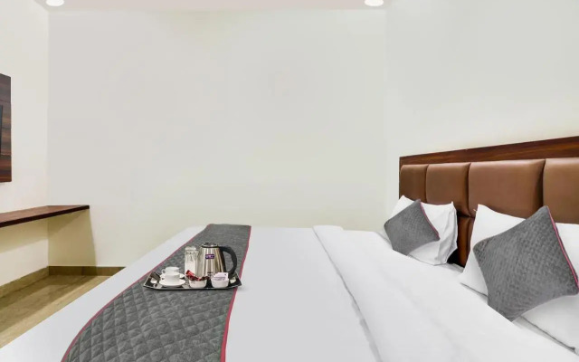 Collection O 701138 Hotel Golden Grand
