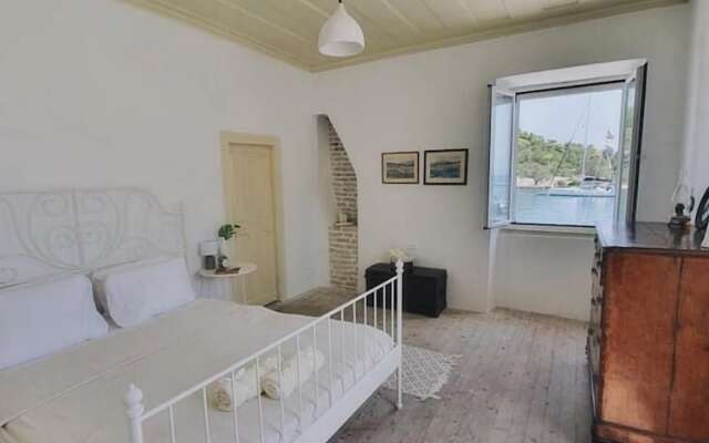 Dolce Vivere by Konnect, Gaios Paxos