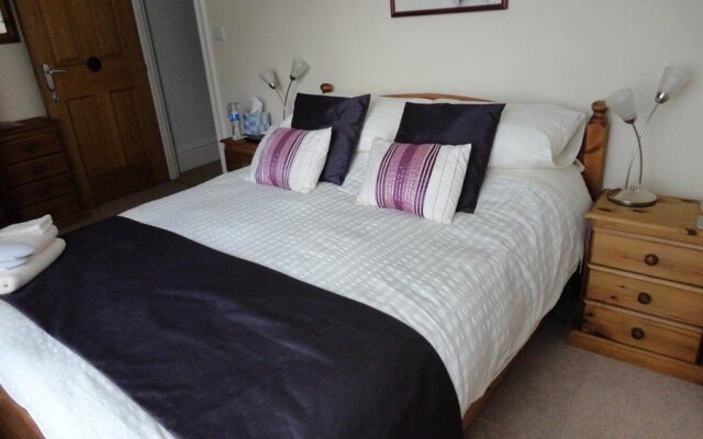 Tudor Rose Bed And Breakfast