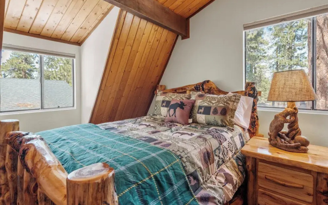 Ivvy Bear Lodge