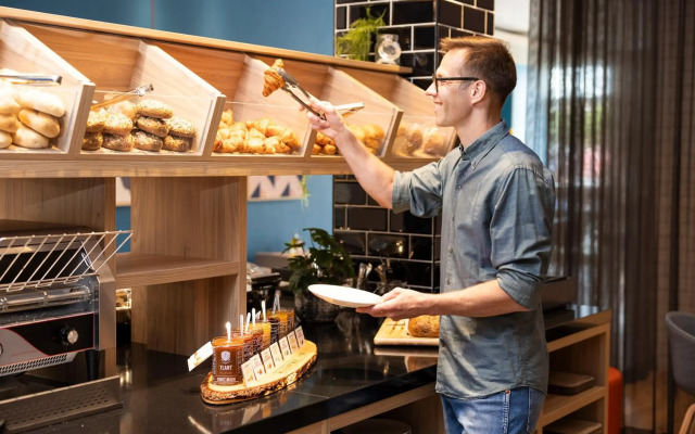 Holiday Inn Express Antwerp City Centre by IHG