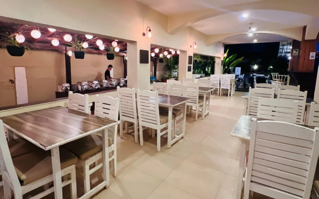 Rahi Coral Beach Resort