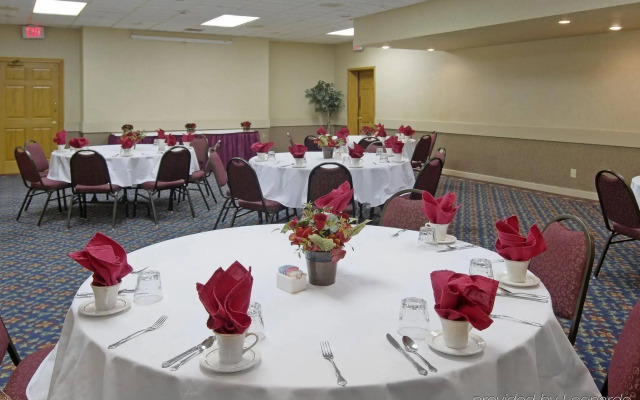 Lifestyle Inn Cedar Falls