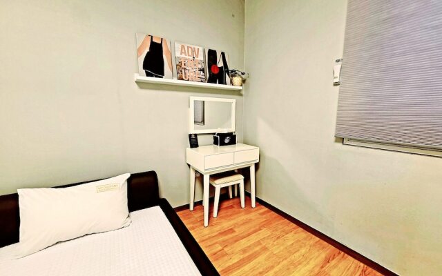 Uniqstay Hostel And Suite