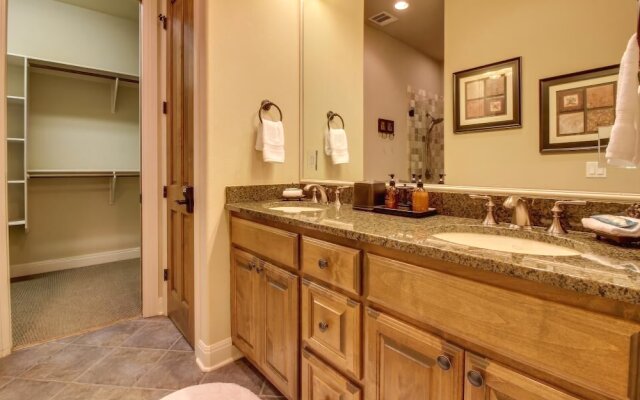 Living Local Lakeway Cove 2 Bedroom Condo