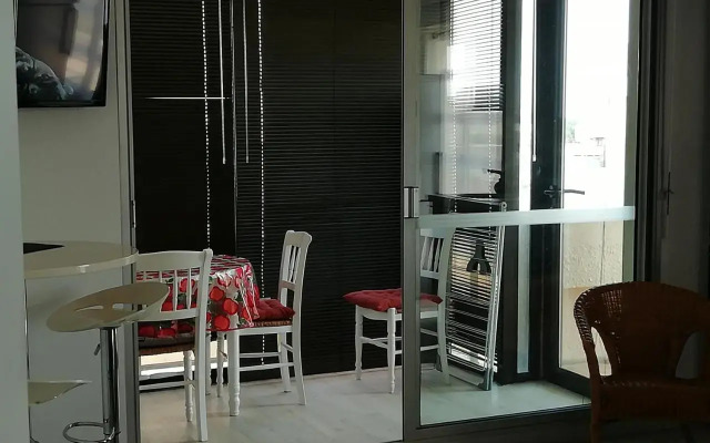 Beau T2 Climatisé sur Marina avec parking privé