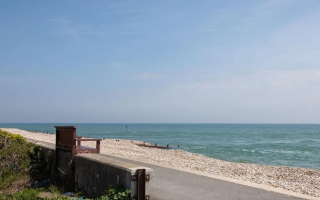 Bright Modern Selsey Seafront Home